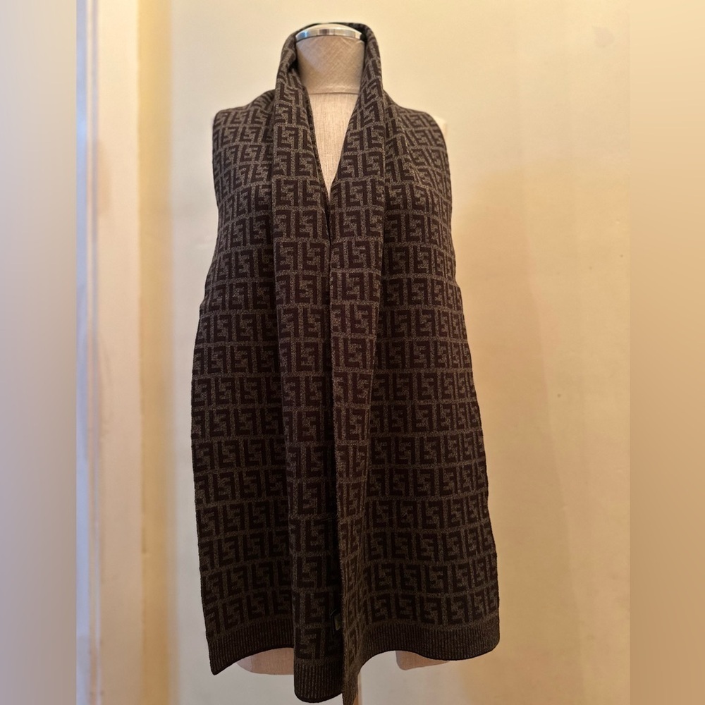 FENDI classic scarf in brown - Picture 14 of 14